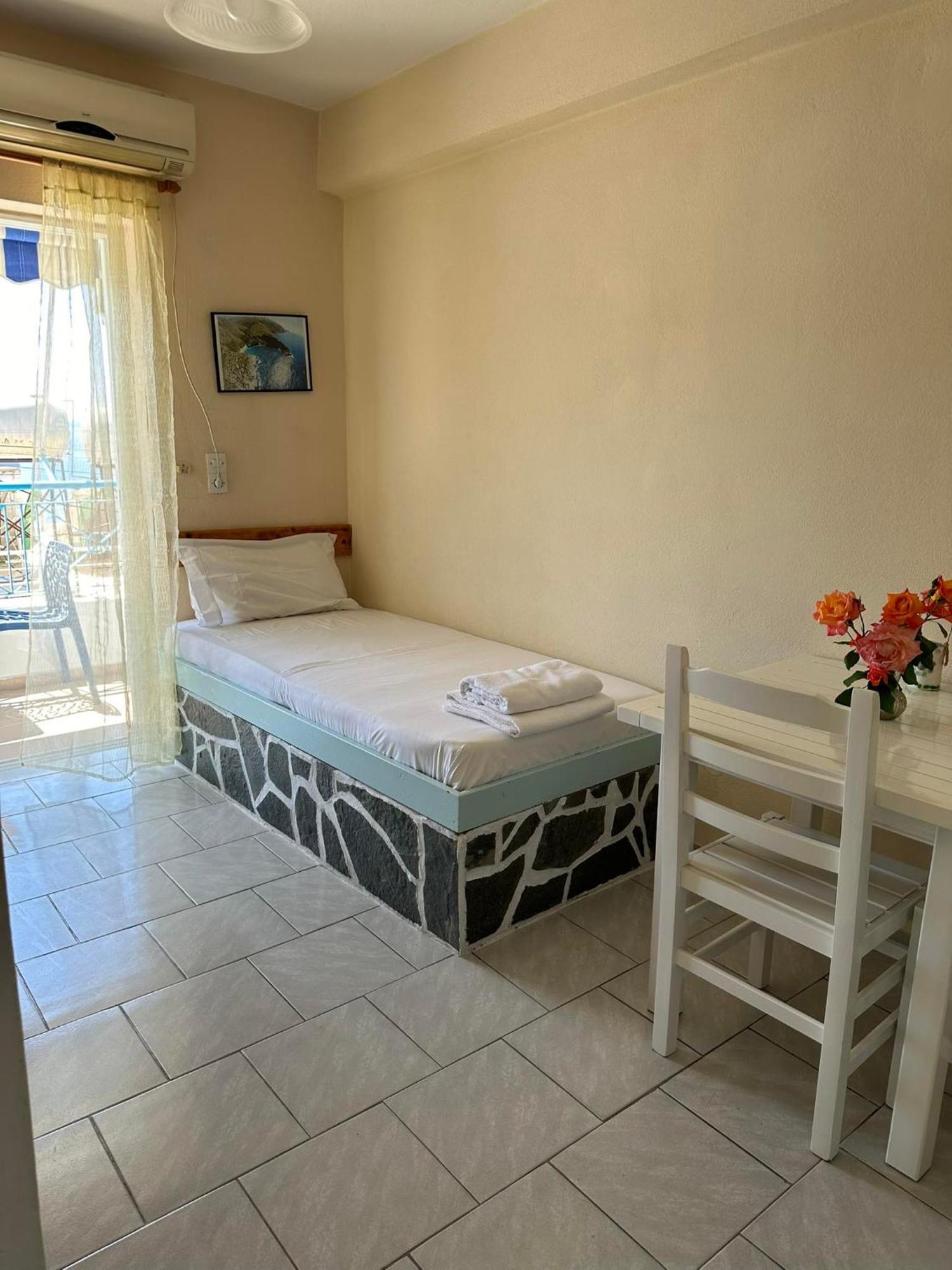 In Himaras Heart Hotel Екстер'єр фото